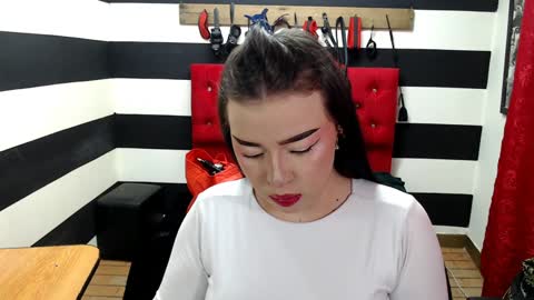 Snapshot of marian_ran_ chatting on 02.06.25 Marian online show from 02.06.25