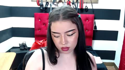 Snapshot of marian_ran_ chatting on 02.08.25 Marian online show from 02.08.25