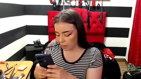 Snapshot of marian_ran_ chatting on 02.10.25 Marian online show from 02.10.25