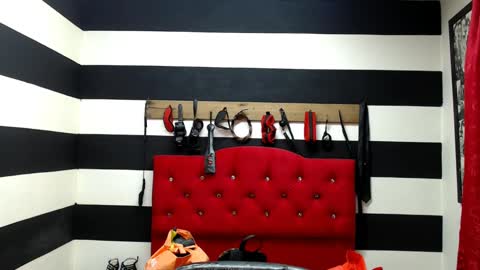 Snapshot of marian_ran_ chatting on 02.18.25 Marian online show from 02.18.25