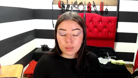 Snapshot of marian_ran_ chatting on 02.25.25 Marian online show from 02.25.25