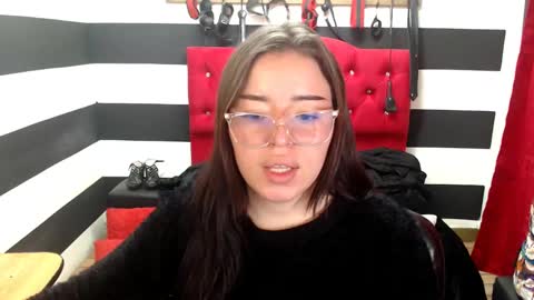 Snapshot of marian_ran_ chatting on 03.11.25 Marian online show from 03.11.25