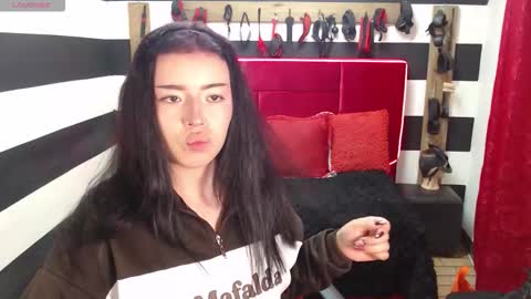 Snapshot of marian_ran_ chatting on 09.15.25 Marian online show from 09.15.25