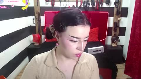 Snapshot of marian_ran_ chatting on 09.22.25 Marian online show from 09.22.25