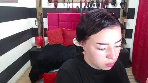 Snapshot of marian_ran_ chatting on 09.23.25 Marian online show from 09.23.25