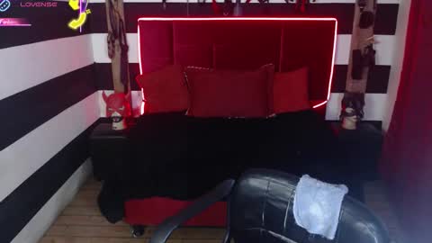 Snapshot of marian_ran_ chatting on 09.25.25 Marian online show from 09.25.25