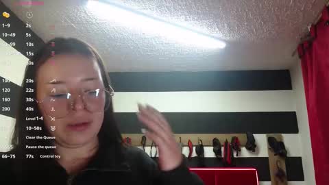 Snapshot of marian_ran_ chatting on 10.10.25 Marian online show from 10.10.25