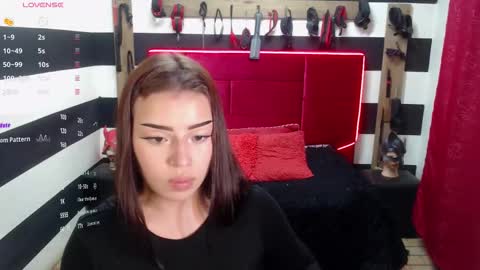 Snapshot of marian_ran_ chatting on 10.16.25 Marian online show from 10.16.25