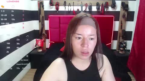 Snapshot of marian_ran_ chatting on 10.17.25 Marian online show from 10.17.25