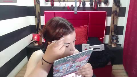 Snapshot of marian_ran_ chatting on 10.18.25 Marian online show from 10.18.25