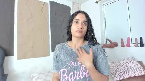 Snapshot of marian_rios chatting on 02.25.26 Marian online show from 02.25.26