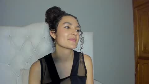 Snapshot of marian_skinny chatting on 12.10.24 Marian online show from 12.10.24