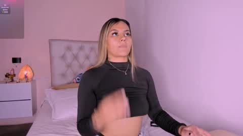 Mariana Roe online show from 02.28.25