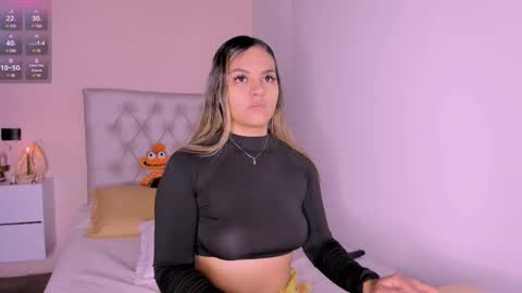 Mariana Roe online show from 03.02.25