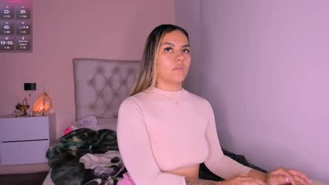 Mariana Roe online show from 03.08.25