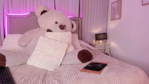mariana__thompson online show from 03.27.26