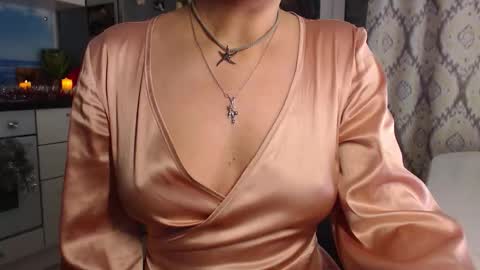 Snapshot of mariana_mur chatting on 12.02.25 MarianaMur online show from 12.02.25