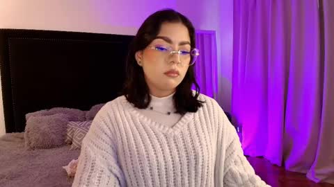 Snapshot of mariana_owen chatting on 05.05.26 online show from 05.05.26