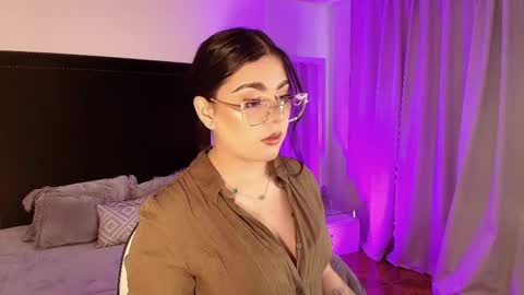 Snapshot of mariana_owen chatting on 05.21.26 online show from 05.21.26