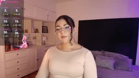 Snapshot of mariana_owen chatting on 05.29.26 online show from 05.29.26
