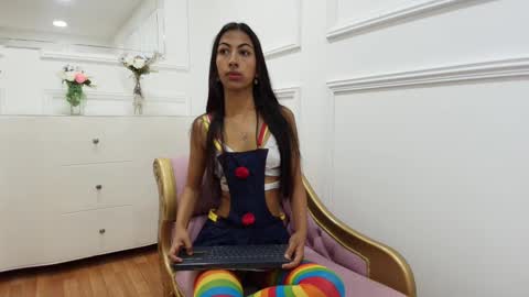 Mariana Garcia online show from 10.13.25