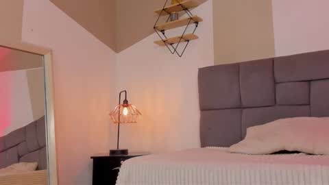 Mariana online show from 12.28.24