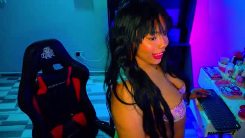 Snapshot of marianapradax chatting on 11.03.25 Mariana Prada online show from 11.03.25