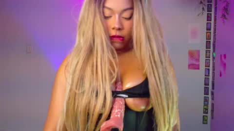 Snapshot of marianapradax chatting on 01.05.26 Mariana Prada online show from 01.05.26