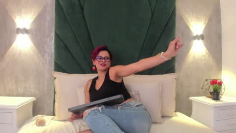 Mariana online show from 12.10.24