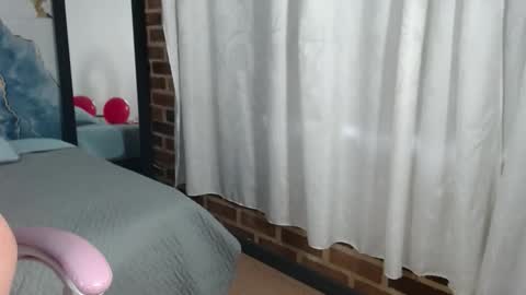 marianasmiith_ online show from 09.12.25