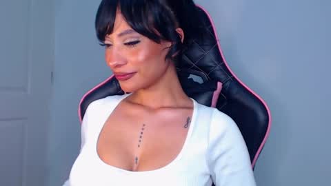 M A R I A N E online show from 01.02.25