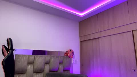 M A R I A N E online show from 12.05.25