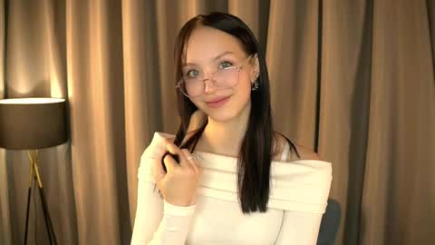 Snapshot of mariannsullivant chatting on 11.03.25 Rachel online show from 11.03.25