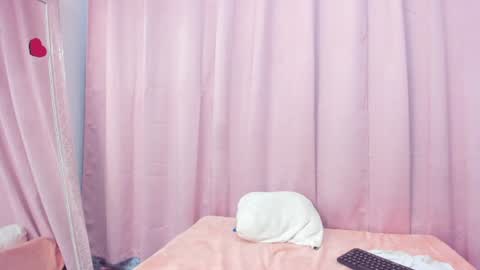 Snapshot of marianrosse chatting on 06.27.26 marianrosse online show from 06.27.26