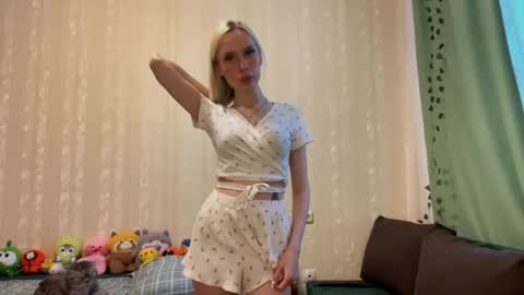 Molly online show from 09.13.25