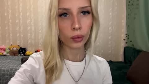 Molly online show from 09.22.25