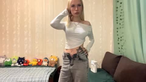 Molly online show from 09.26.25