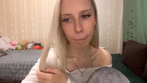 Molly online show from 09.29.25