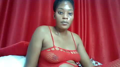 Snapshot of maribellah1 chatting on 11.23.25 Pauline online show from 11.23.25