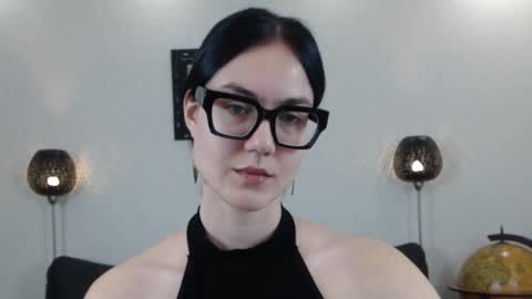 Snapshot of marie_fitch chatting on 11.08.25 Marie Fitch online show from 11.08.25