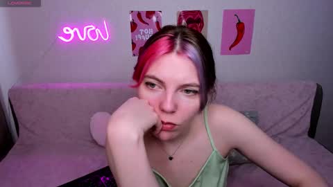 Snapshot of marie_reyes_ chatting on 02.25.26 Mary 3 online show from 02.25.26