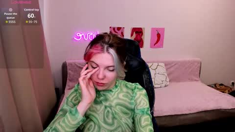 Snapshot of marie_reyes_ chatting on 03.15.26 Mary 3 online show from 03.15.26