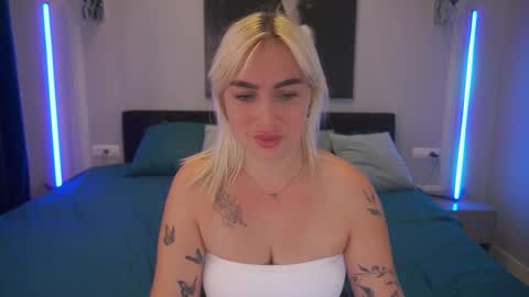 Snapshot of mariellavv chatting on 09.15.25 Mariella online show from 09.15.25