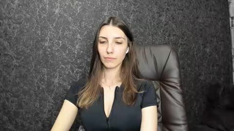 Snapshot of marielleanker chatting on 09.19.25 marielleanker online show from 09.19.25