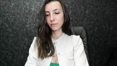 Snapshot of marielleanker chatting on 10.09.25 marielleanker online show from 10.09.25