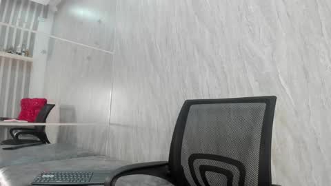 Marie online show from 02.08.25