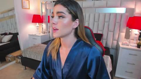 Snapshot of mariiahneedles chatting on 01.14.25 mariiahneedles online show from 01.14.25