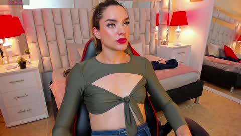 Snapshot of mariiahneedles chatting on 01.20.25 mariiahneedles online show from 01.20.25