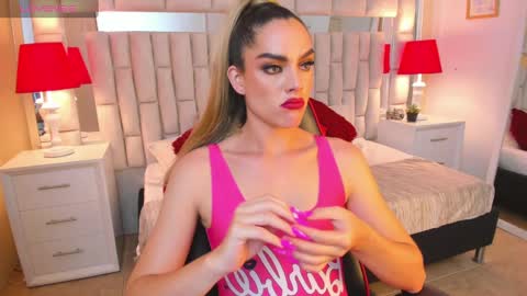 Snapshot of mariiahneedles chatting on 01.26.25 mariiahneedles online show from 01.26.25