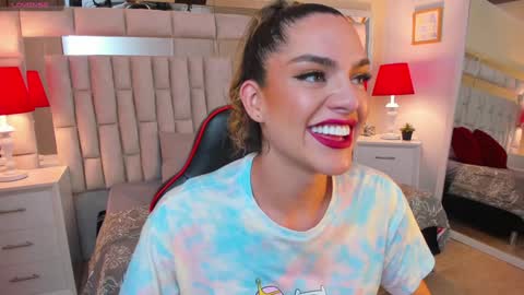 Snapshot of mariiahneedles chatting on 02.05.25 mariiahneedles online show from 02.05.25